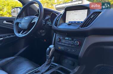 Внедорожник / Кроссовер Ford Escape 2018 в 