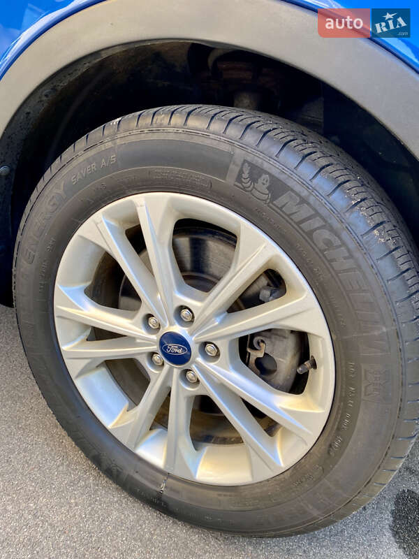 Внедорожник / Кроссовер Ford Escape 2018 в Вышгороде