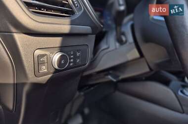 Внедорожник / Кроссовер Ford Escape 2021 в 