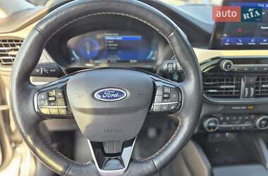 Внедорожник / Кроссовер Ford Escape 2021 в 