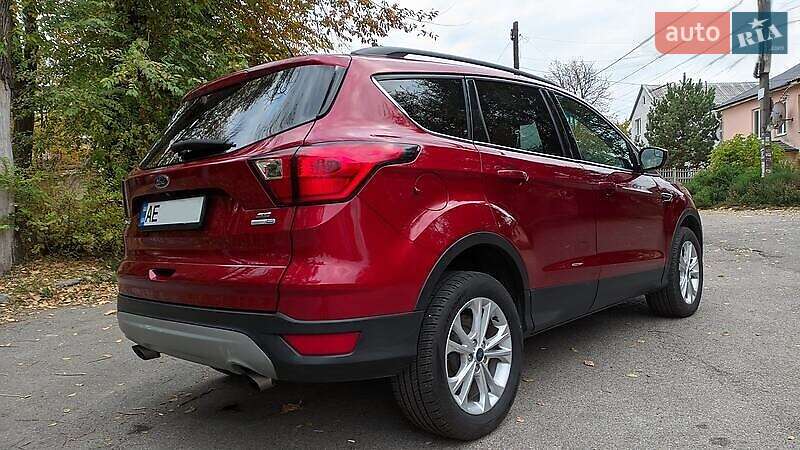 Внедорожник / Кроссовер Ford Escape 2019 в Киеве