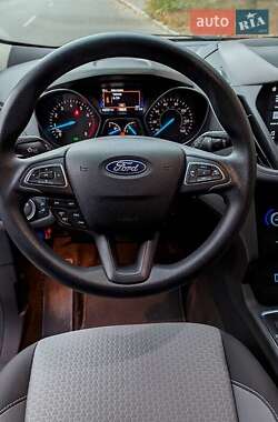 Внедорожник / Кроссовер Ford Escape 2019 в 