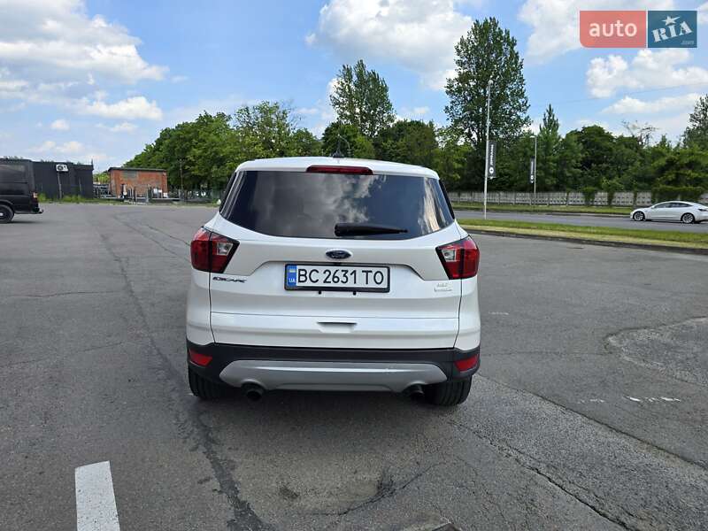 Внедорожник / Кроссовер Ford Escape 2019 в Львове