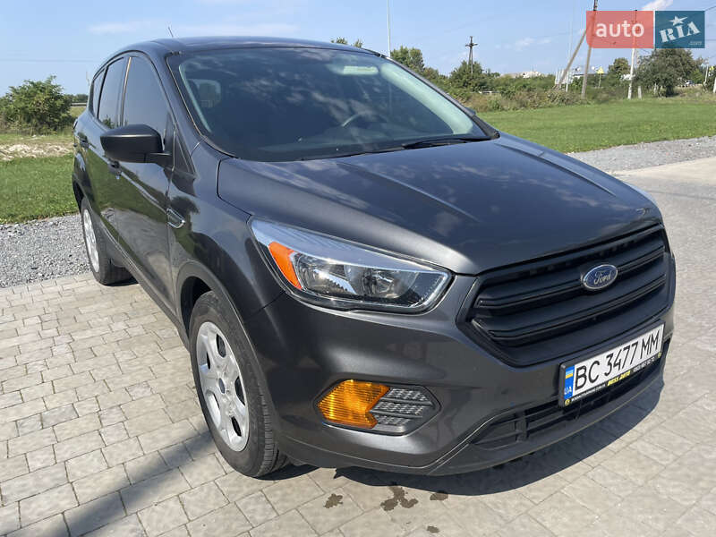 Внедорожник / Кроссовер Ford Escape 2018 в 