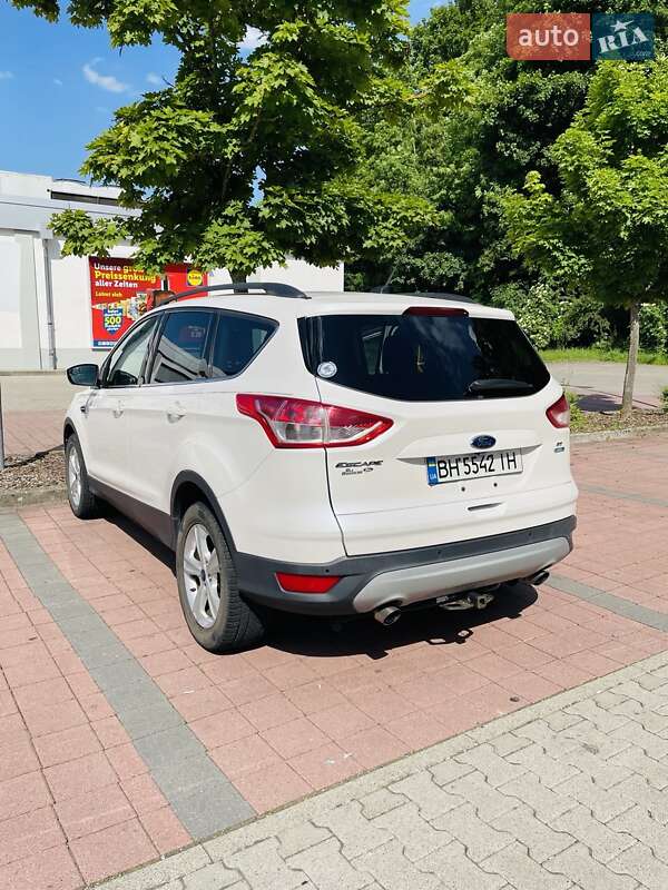 Внедорожник / Кроссовер Ford Escape 2014 в Белгороде-Днестровском