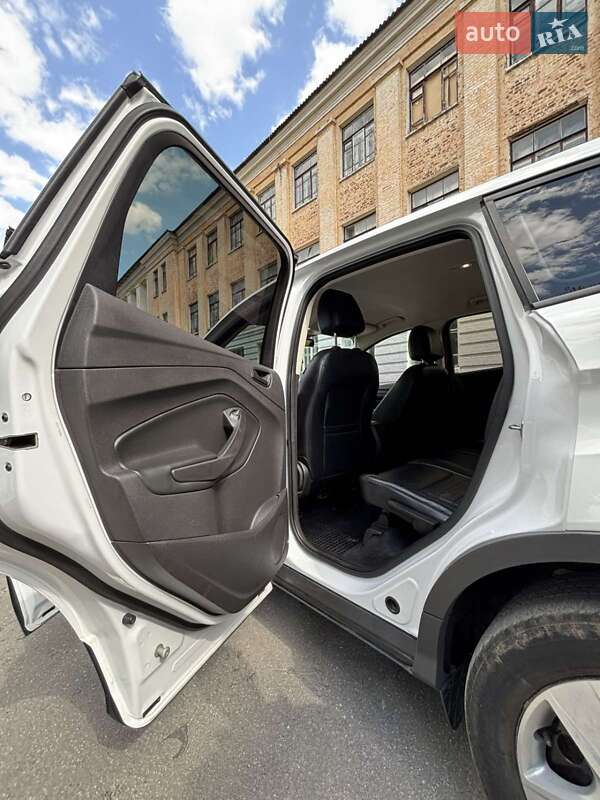 Внедорожник / Кроссовер Ford Escape 2014 в Славуте