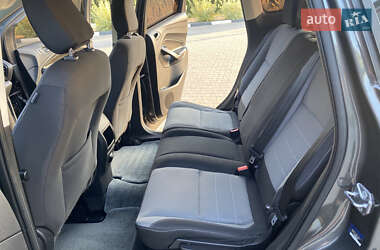 Внедорожник / Кроссовер Ford Escape 2018 в 