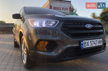 Внедорожник / Кроссовер Ford Escape 2018 в 