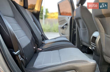 Внедорожник / Кроссовер Ford Escape 2018 в 