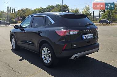 Внедорожник / Кроссовер Ford Escape 2022 в 