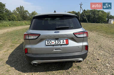 Внедорожник / Кроссовер Ford Escape 2022 в 