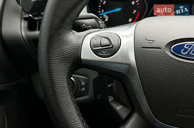 Внедорожник / Кроссовер Ford Escape 2014 в 