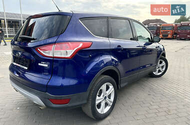 Внедорожник / Кроссовер Ford Escape 2016 в 