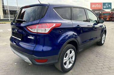 Внедорожник / Кроссовер Ford Escape 2016 в 