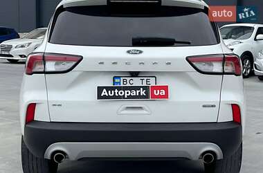 Позашляховик / Кросовер Ford Escape 2020 в 