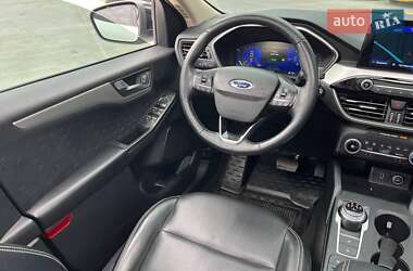 Позашляховик / Кросовер Ford Escape 2020 в 