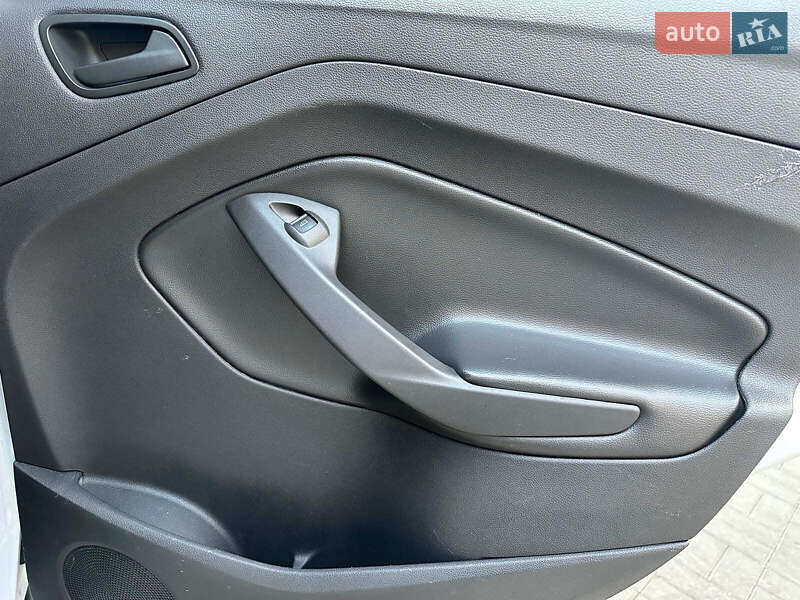 Позашляховик / Кросовер Ford Escape 2017 в Одесі фото 16 Позашляховик / Кросовер Ford Escape 2017 в Одесі