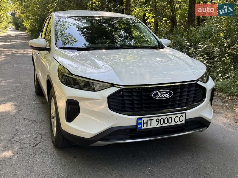 Внедорожник / Кроссовер Ford Escape 2023 в 