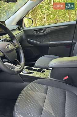 Внедорожник / Кроссовер Ford Escape 2023 в 