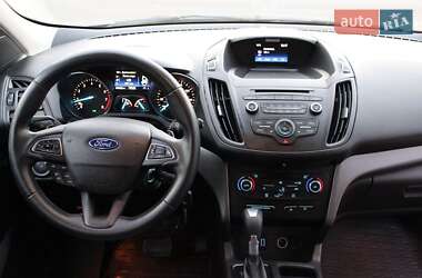 Внедорожник / Кроссовер Ford Escape 2016 в 