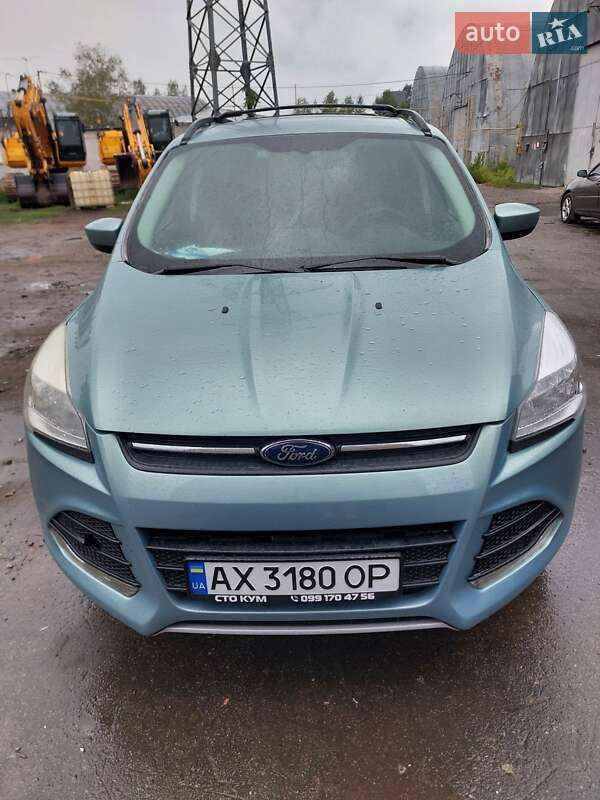 Внедорожник / Кроссовер Ford Escape 2013 в 