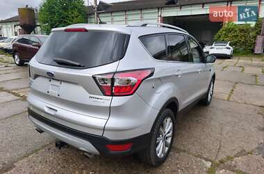 Внедорожник / Кроссовер Ford Escape 2017 в 