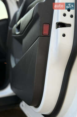 Внедорожник / Кроссовер Ford Escape 2014 в 