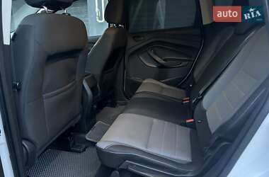 Внедорожник / Кроссовер Ford Escape 2016 в 