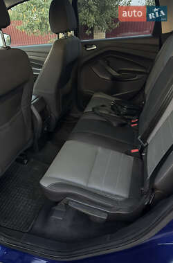 Внедорожник / Кроссовер Ford Escape 2015 в 