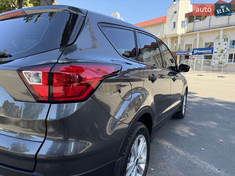 Внедорожник / Кроссовер Ford Escape 2018 в Тернополе