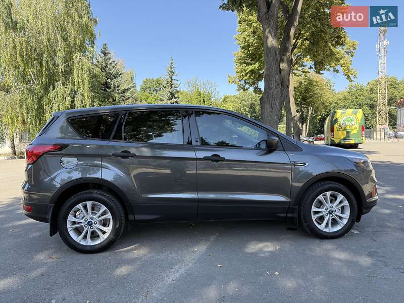 Внедорожник / Кроссовер Ford Escape 2018 в Тернополе