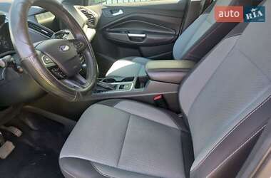 Внедорожник / Кроссовер Ford Escape 2017 в 