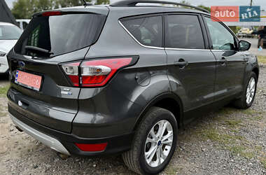 Внедорожник / Кроссовер Ford Escape 2018 в 