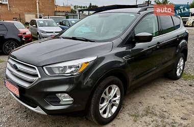 Внедорожник / Кроссовер Ford Escape 2018 в 