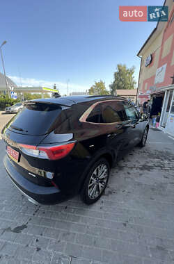 Внедорожник / Кроссовер Ford Escape 2021 в 