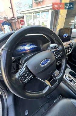 Внедорожник / Кроссовер Ford Escape 2021 в 