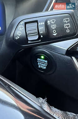 Внедорожник / Кроссовер Ford Escape 2021 в 