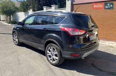 Внедорожник / Кроссовер Ford Escape 2015 в 