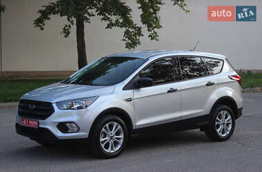 Внедорожник / Кроссовер Ford Escape 2019 в 