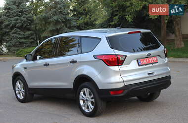 Внедорожник / Кроссовер Ford Escape 2019 в 
