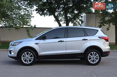 Внедорожник / Кроссовер Ford Escape 2019 в 