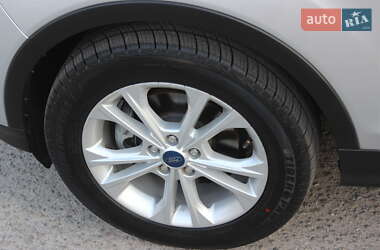 Внедорожник / Кроссовер Ford Escape 2019 в 