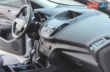 Внедорожник / Кроссовер Ford Escape 2019 в 