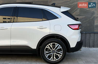 Внедорожник / Кроссовер Ford Escape 2019 в 