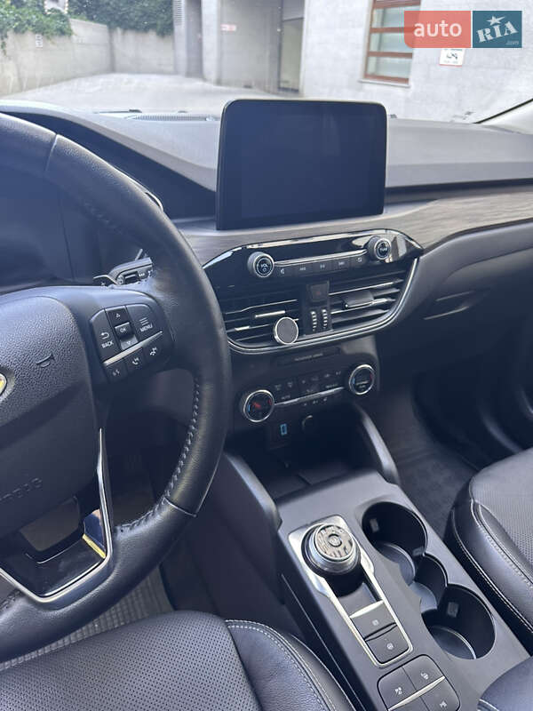 Внедорожник / Кроссовер Ford Escape 2020 в Киеве