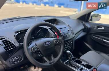 Внедорожник / Кроссовер Ford Escape 2017 в 