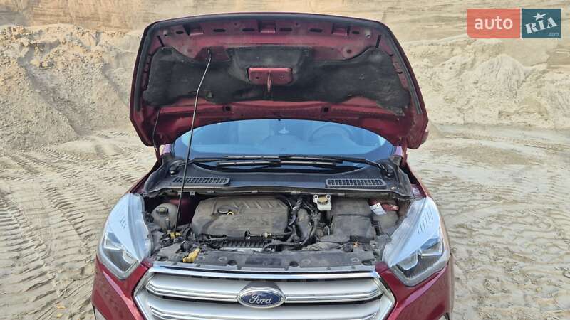 Внедорожник / Кроссовер Ford Escape 2018 в Днепре