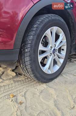 Внедорожник / Кроссовер Ford Escape 2018 в Днепре