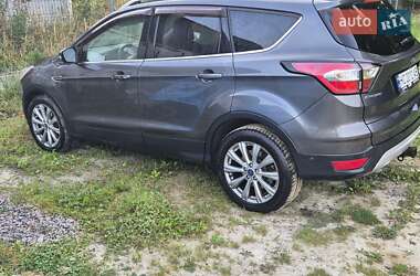 Внедорожник / Кроссовер Ford Escape 2018 в Львове
