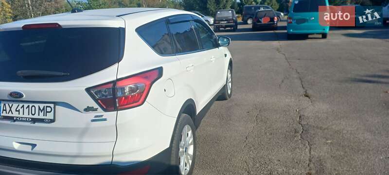 Внедорожник / Кроссовер Ford Escape 2016 в Любомле